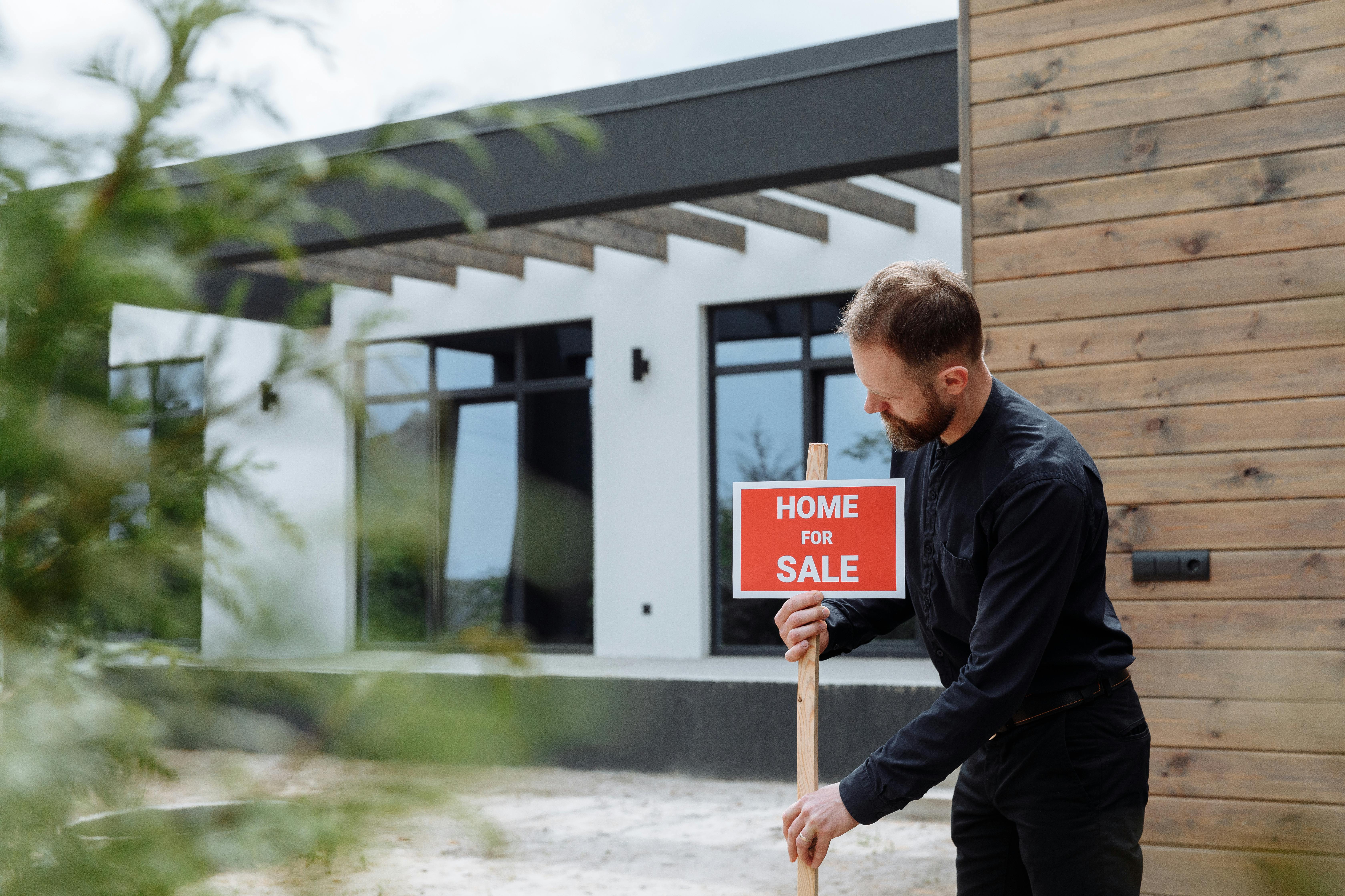 Can You Sell Your House to Avoid Foreclosure? A Simple Guide